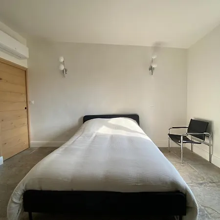 Le Mondrian Apartment Nimes